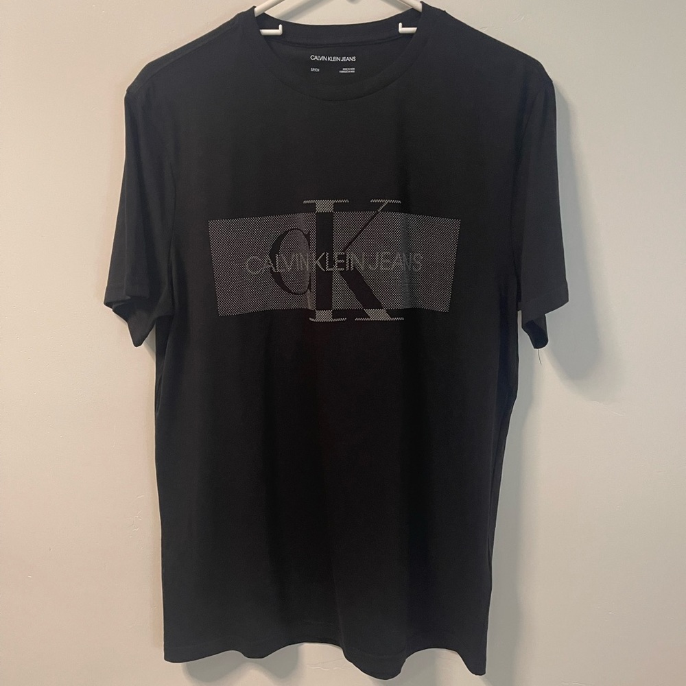 Men’s Calvin Klein Black T-shirt size S